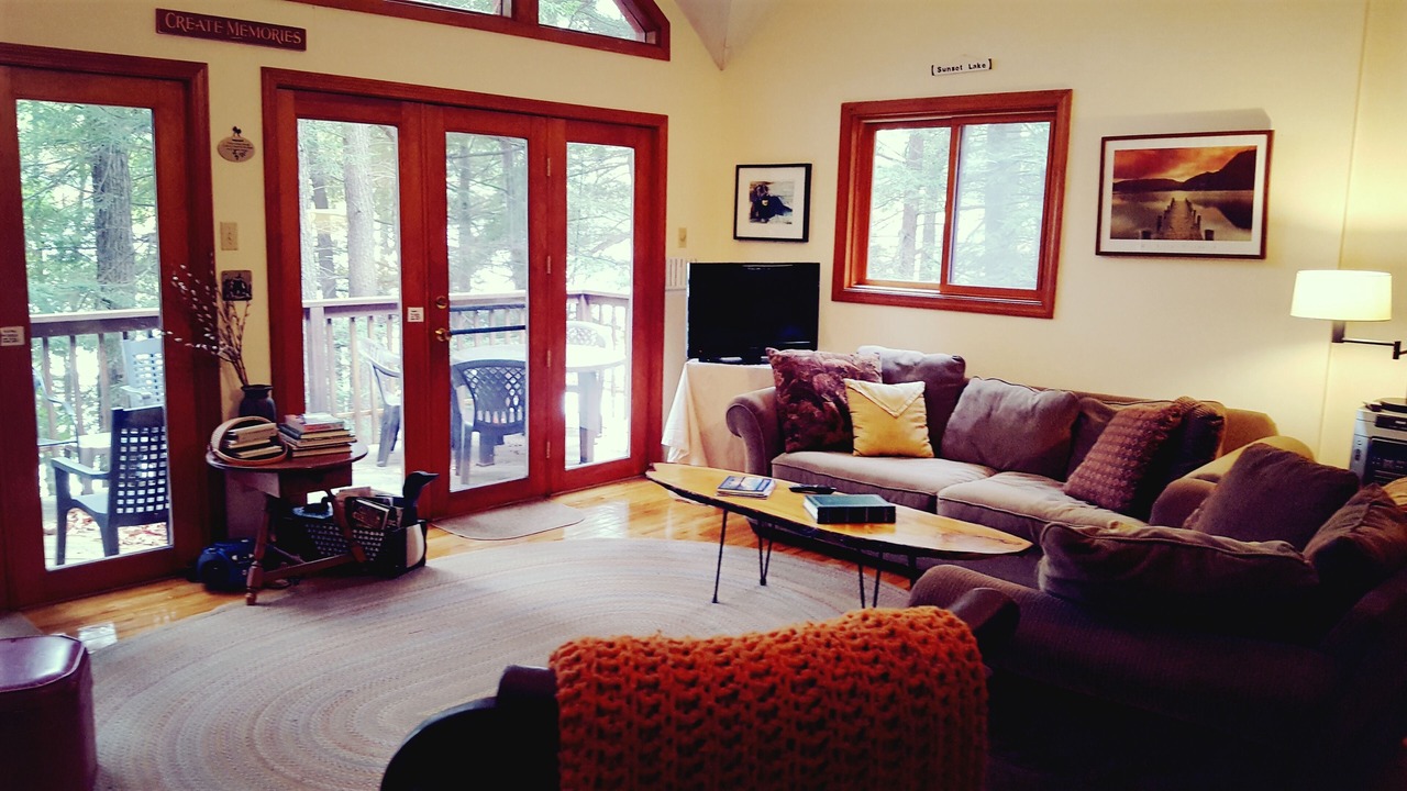 Photo of Livingroom in Alton
