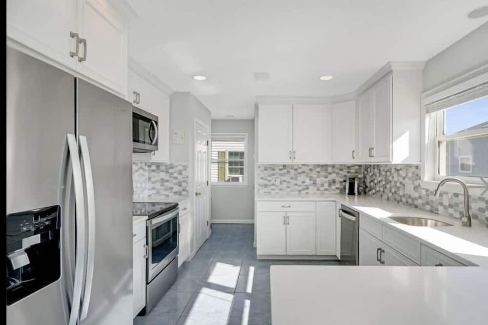 Photo of Kitchen in West Hampton Dunes