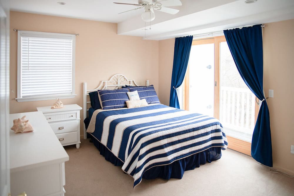 Photo of Bedroom in West Hampton Dunes
