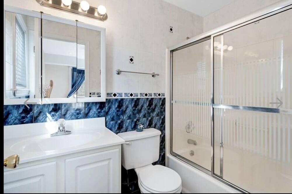 Photo of Bathroom in West Hampton Dunes