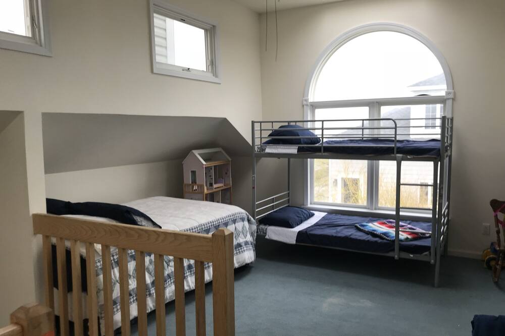 Photo of Bedroom in West Hampton Dunes