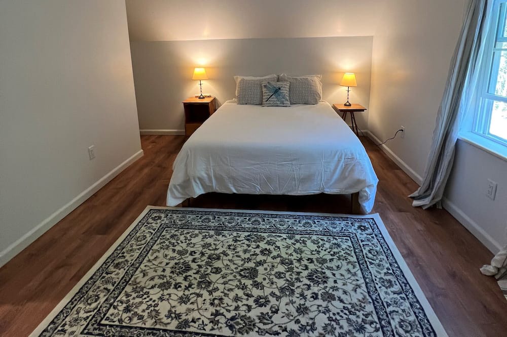 Photo of Bedroom in Glover