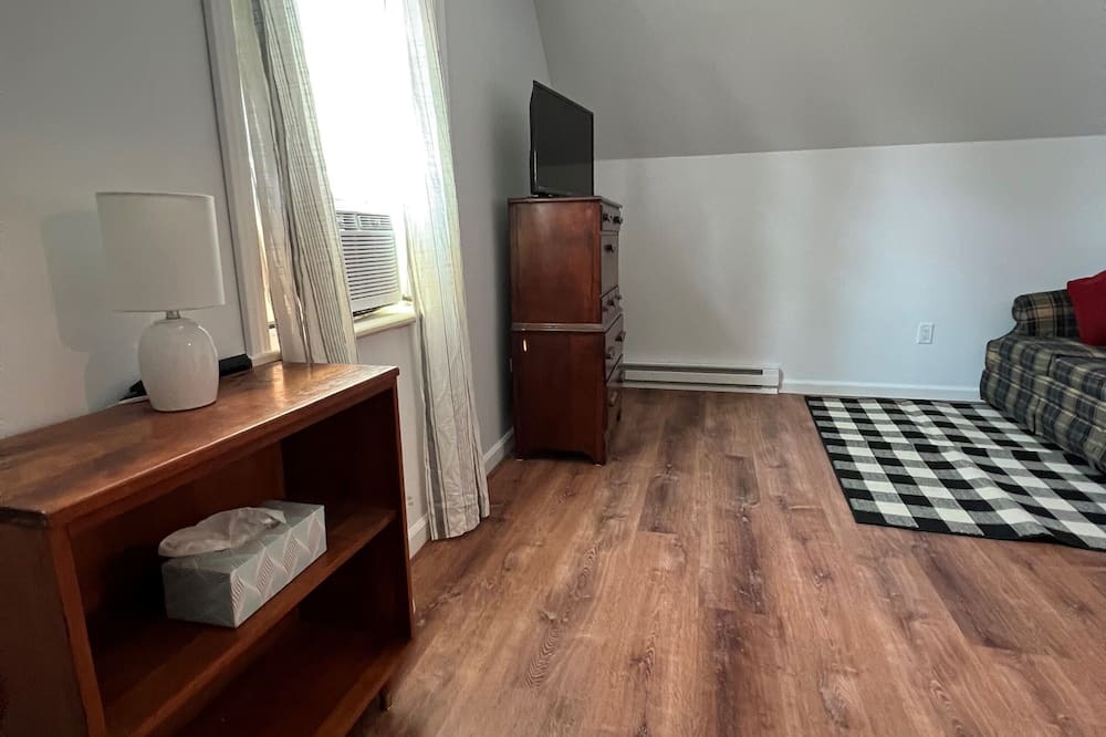 Photo of Bedroom in Glover