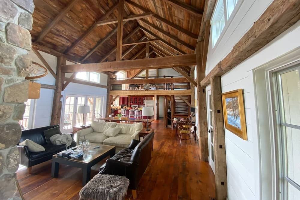 Photo of Livingroom in Pawlet