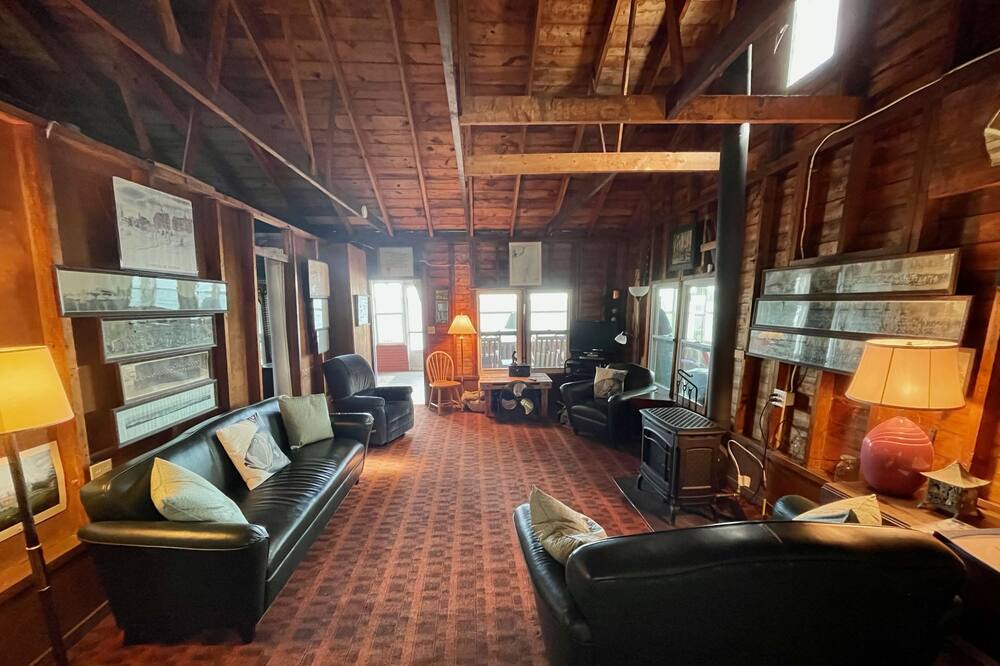 Photo of Livingroom in South Hero