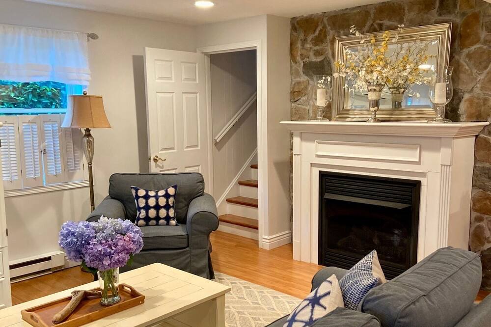 Photo of Livingroom in Mattituck