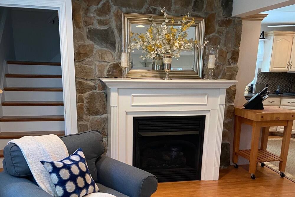 Photo of Livingroom in Mattituck