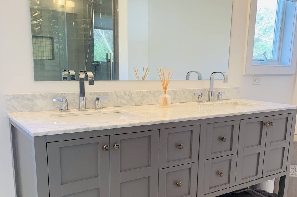 Photo of Bathroom in Clearwater Beach