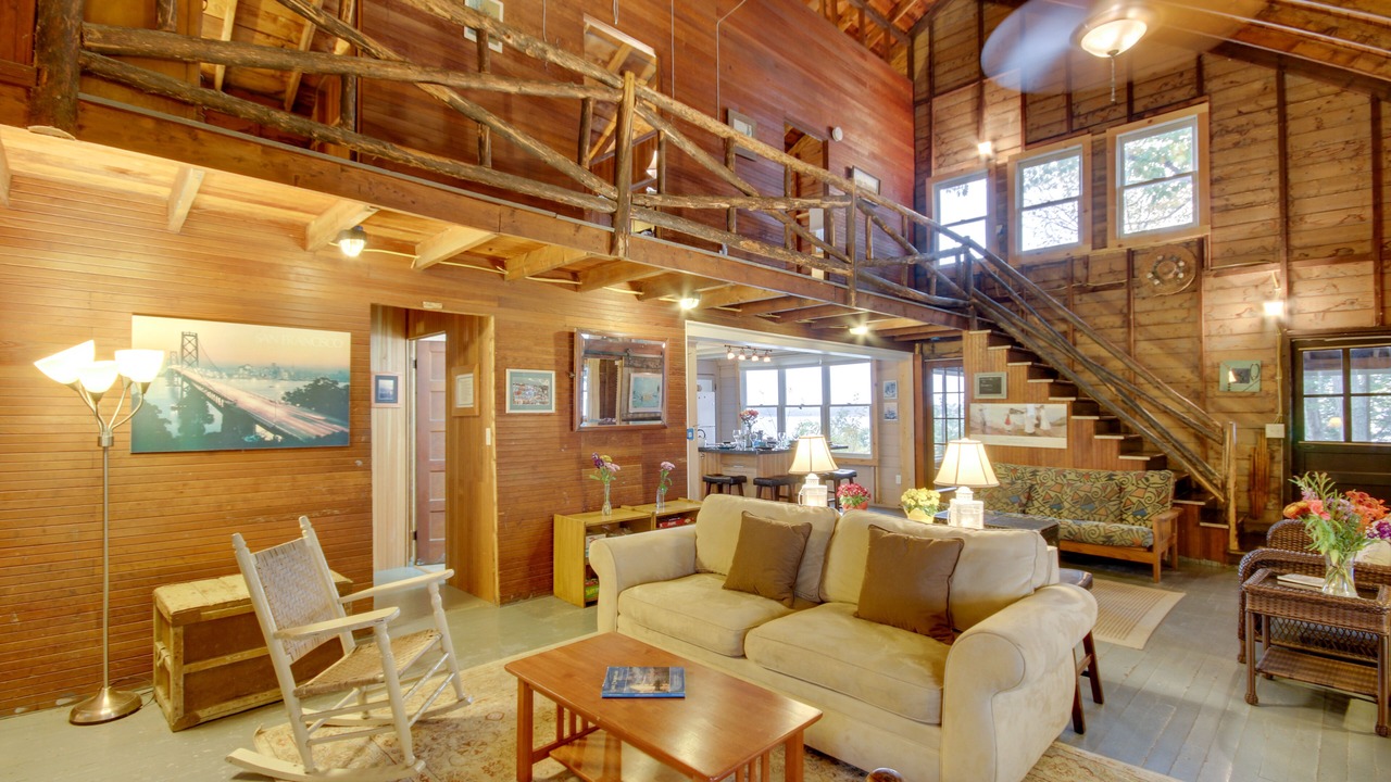 Photo of Livingroom in Malletts Bay