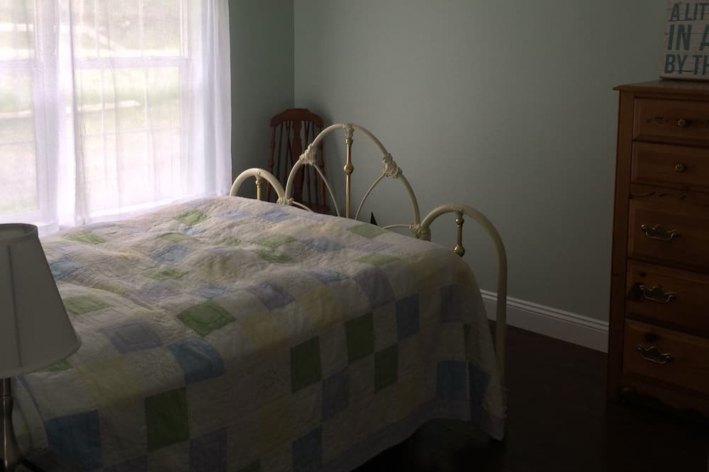 Photo of Bedroom in Honeoye