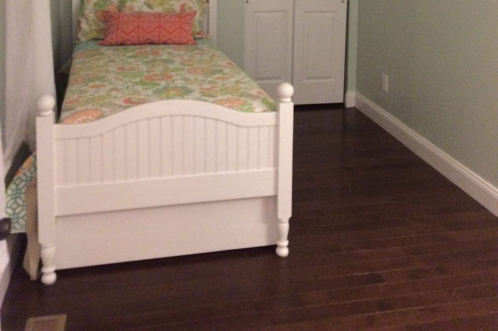 Photo of Bedroom in Honeoye