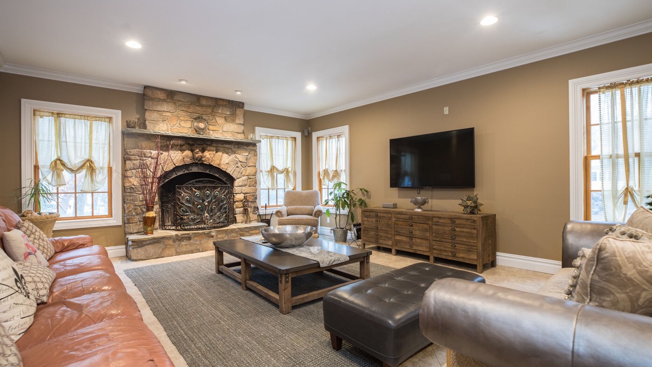 Photo of Livingroom in Southold