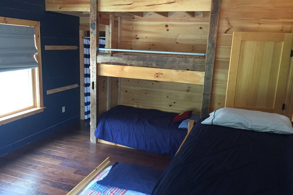 Photo of Bedroom in Center Conway
