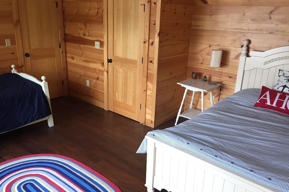 Photo of Bedroom in Center Conway