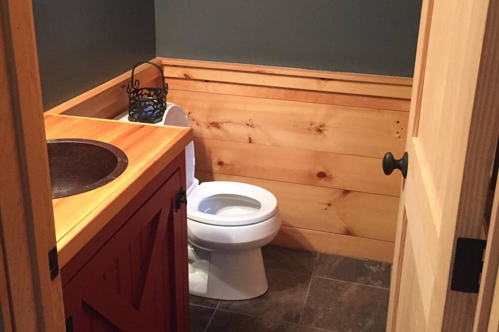Photo of Bathroom in Center Conway