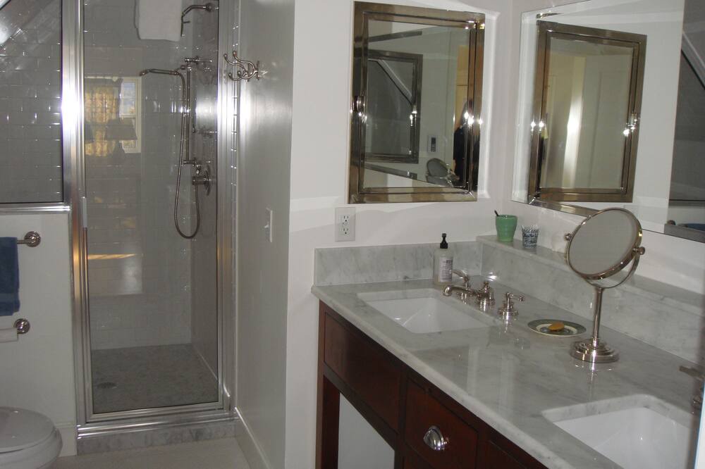 Photo of Bathroom in Woodstock