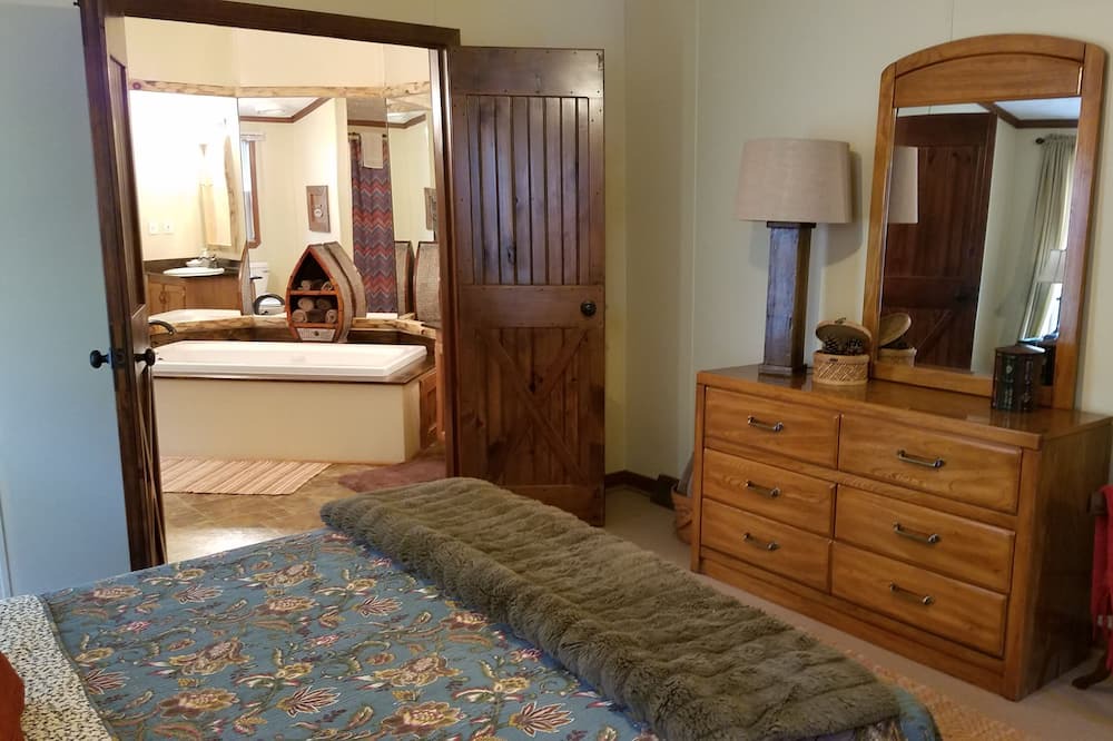 Photo of Bathroom in Pearisburg