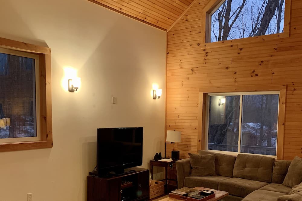 Photo of Livingroom in North Troy