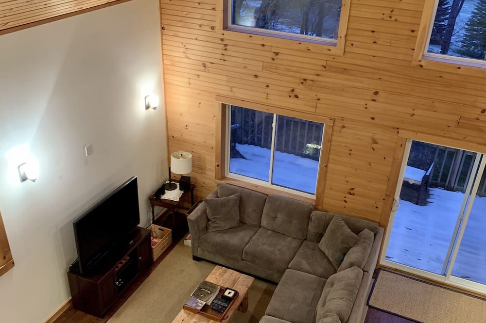 Photo of Livingroom in North Troy
