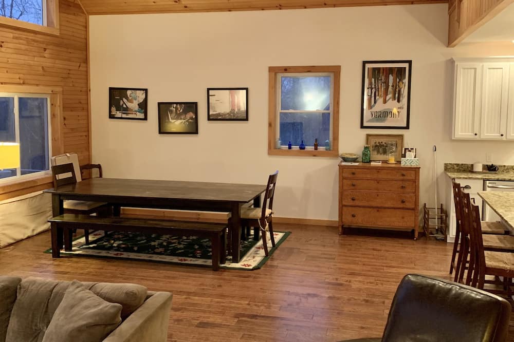 Photo of Livingroom in North Troy