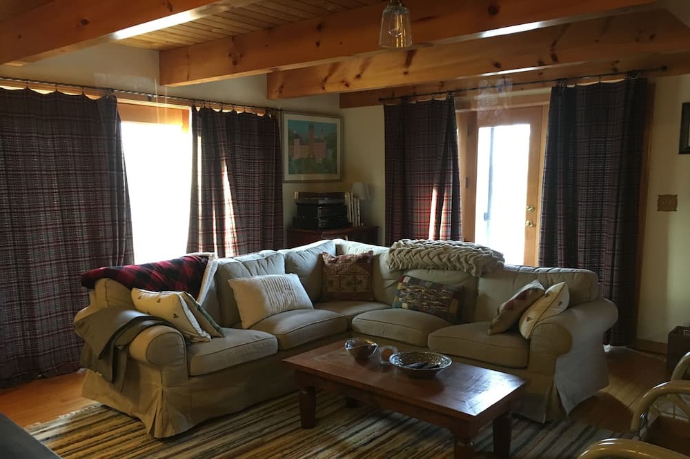 Photo of Livingroom in South Shaftsbury