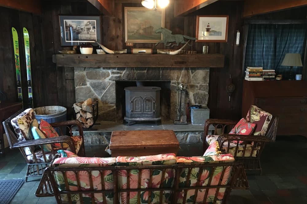 Photo of Livingroom in South Shaftsbury