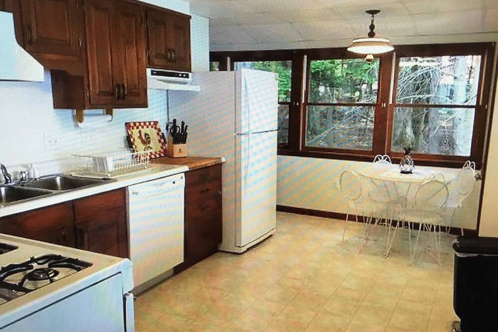 Photo of Kitchen in Deposit