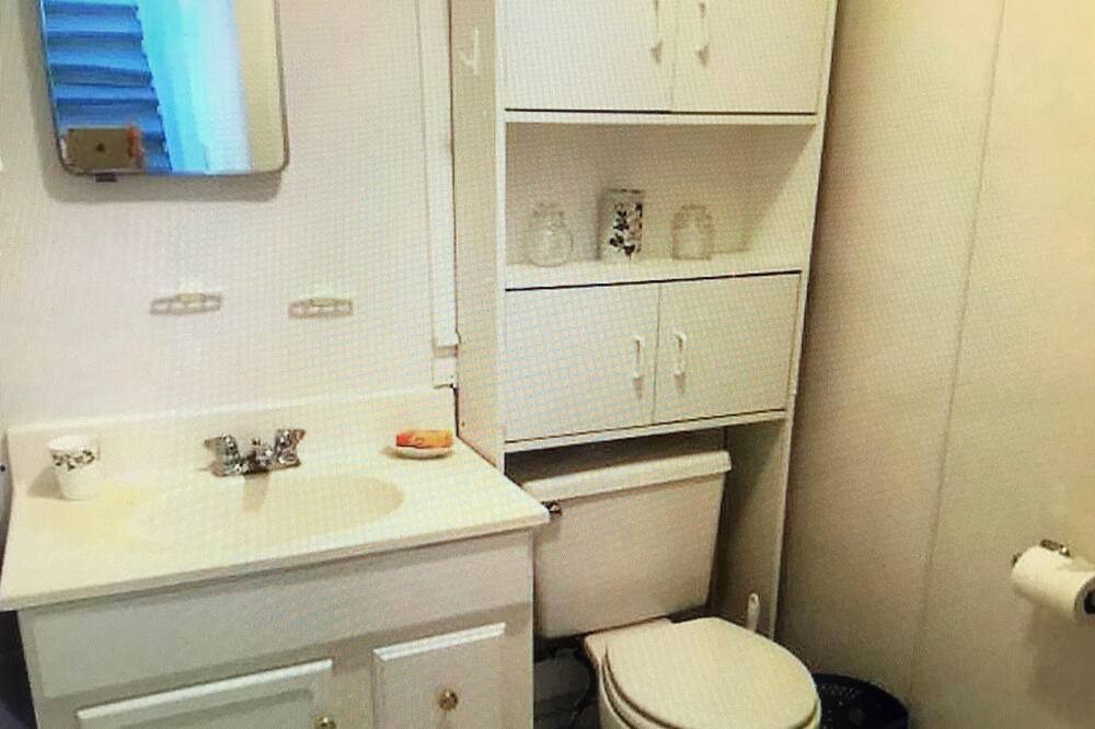 Photo of Bathroom in Deposit