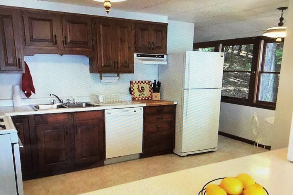 Photo of Kitchen in Deposit