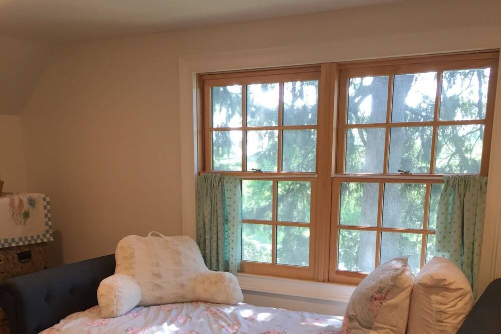 Photo of Bedroom in Huntington