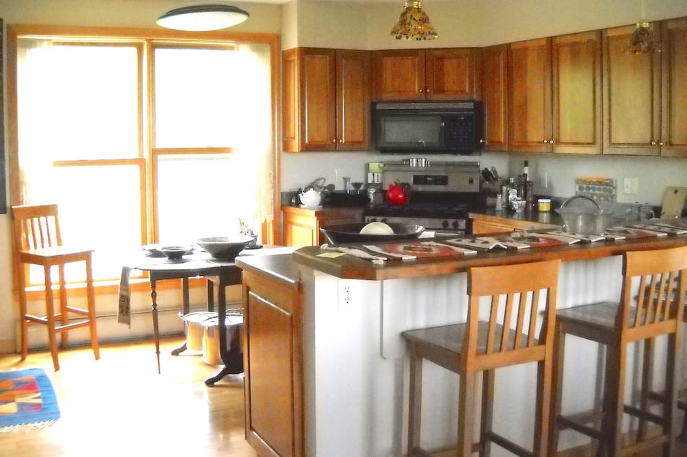 Photo of Kitchen in Lyndeborough