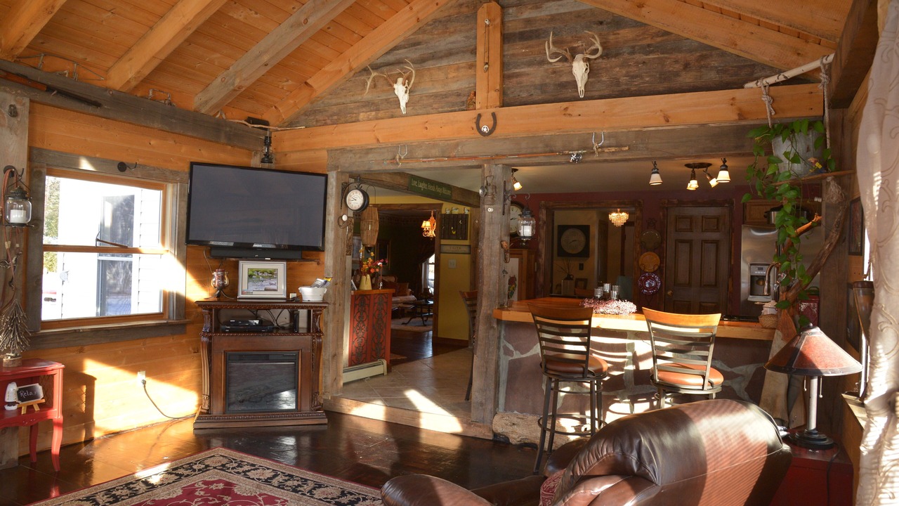 Photo of Livingroom in Keeseville