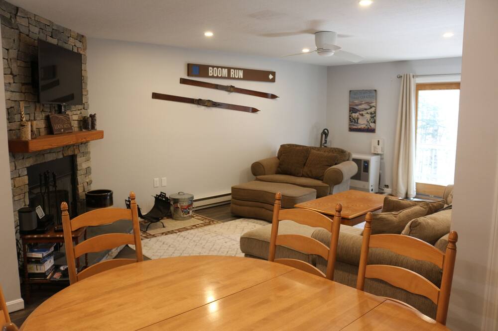 Photo of Livingroom in North Woodstock