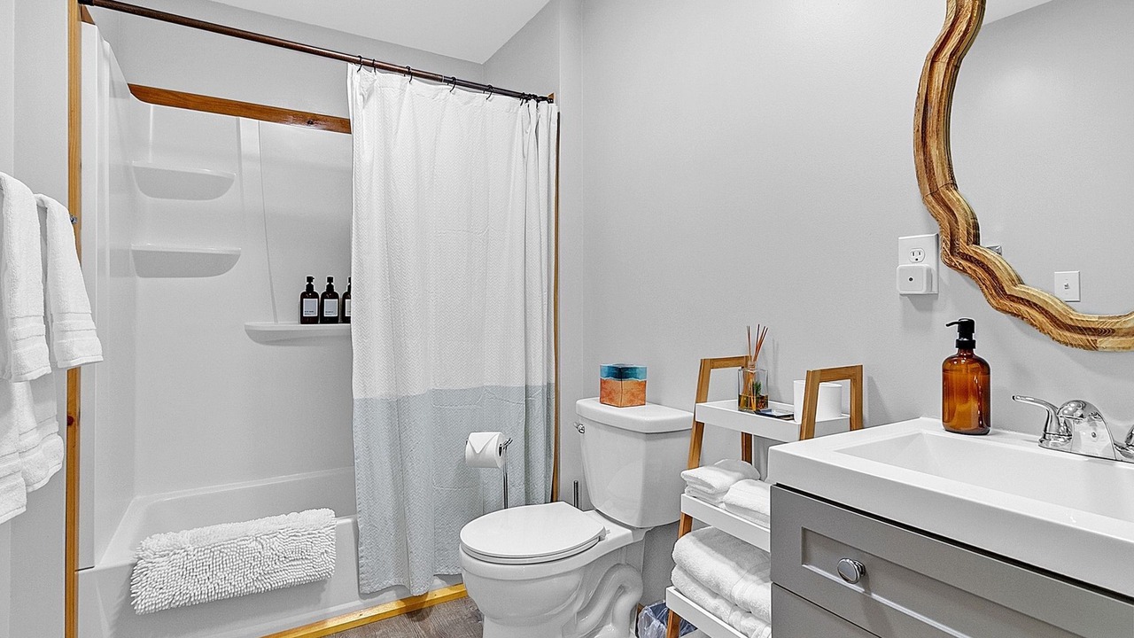 Photo of Bathroom in Warren