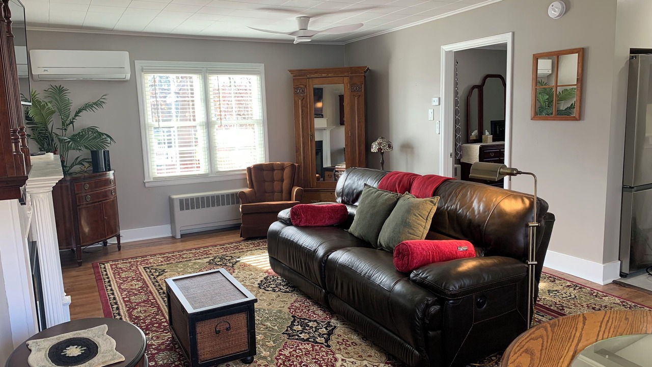 Photo of Livingroom in Village of Waterford