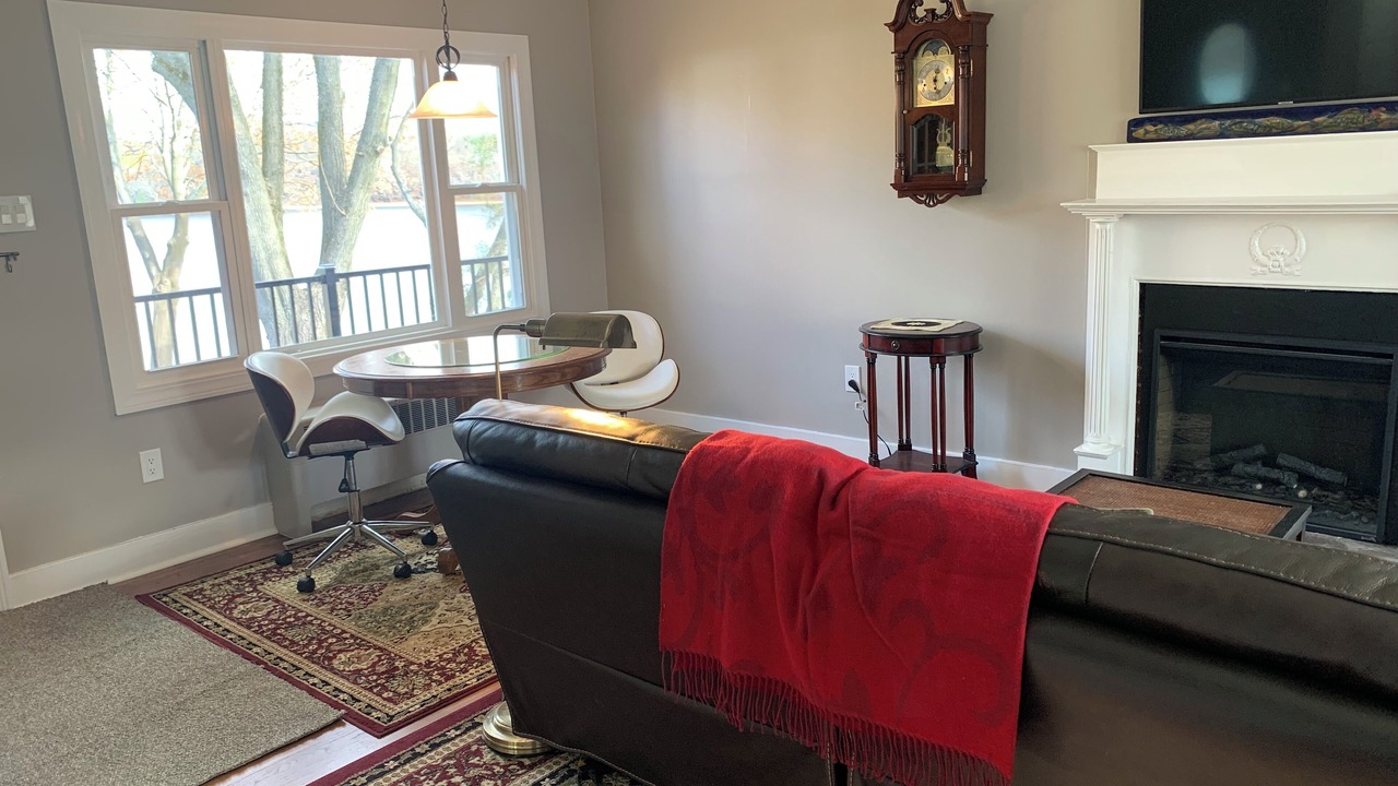Photo of Livingroom in Village of Waterford