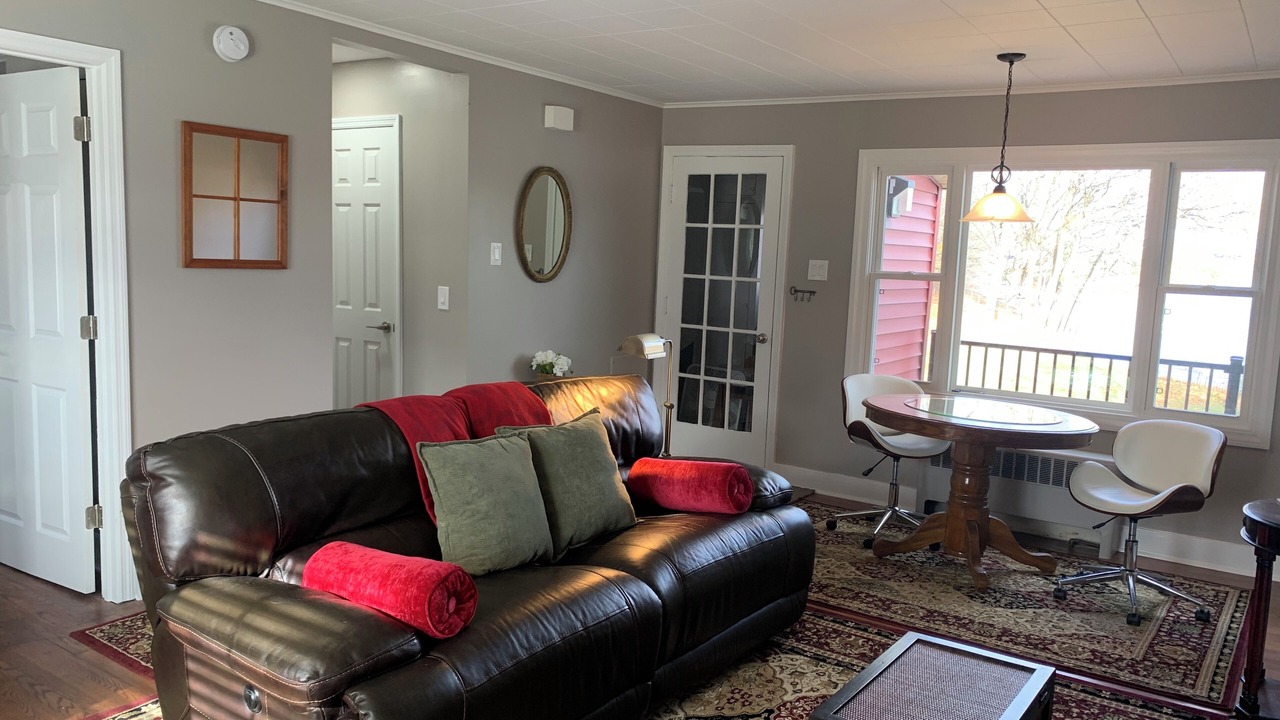 Photo of Livingroom in Village of Waterford