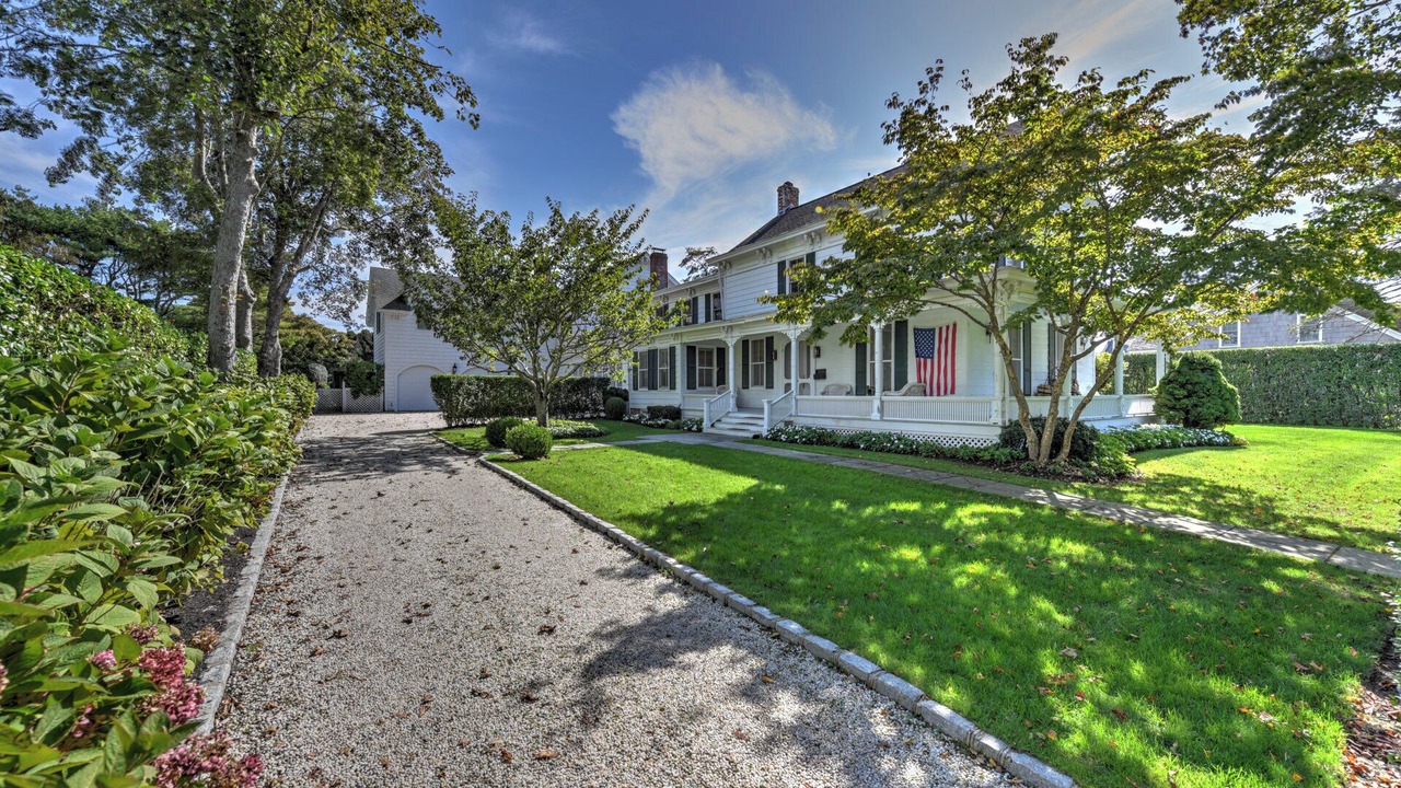 Photo of Outdoor in Village of Southampton