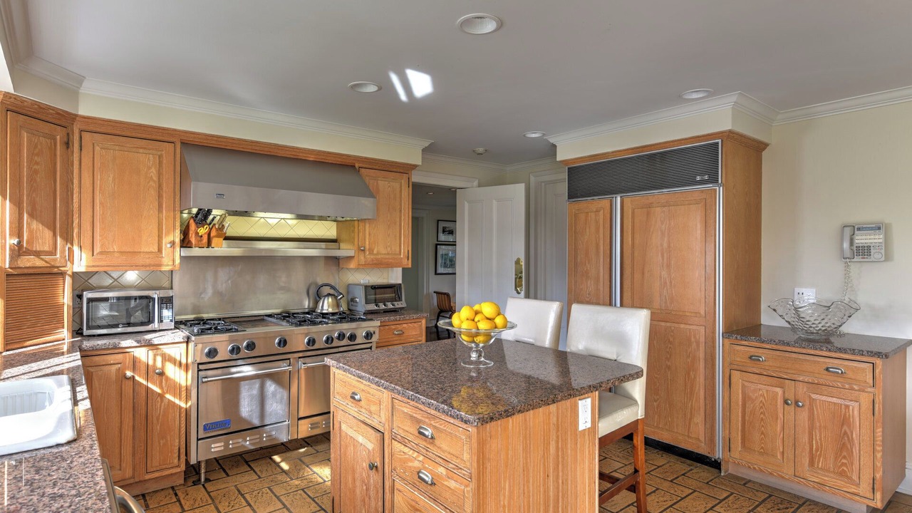 Photo of Kitchen in Village of Southampton