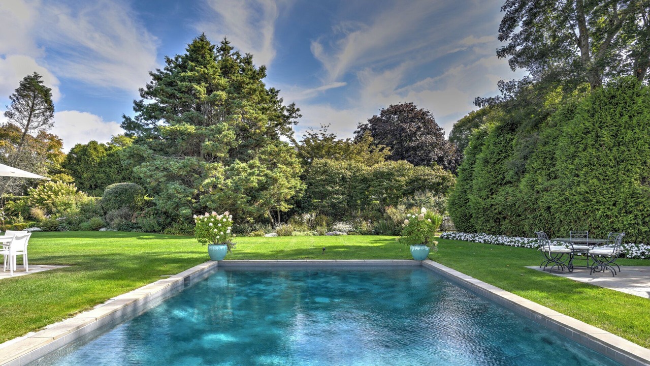 Photo of Outdoor in Village of Southampton