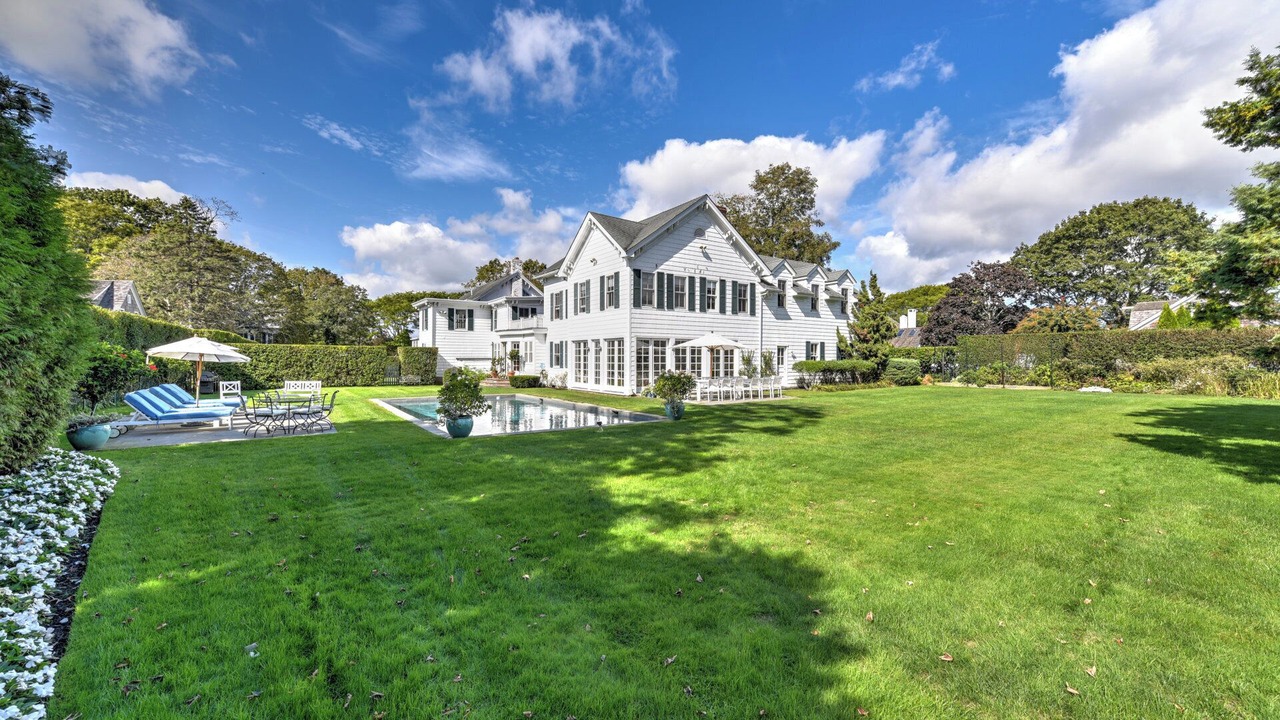 Photo of Outdoor in Village of Southampton