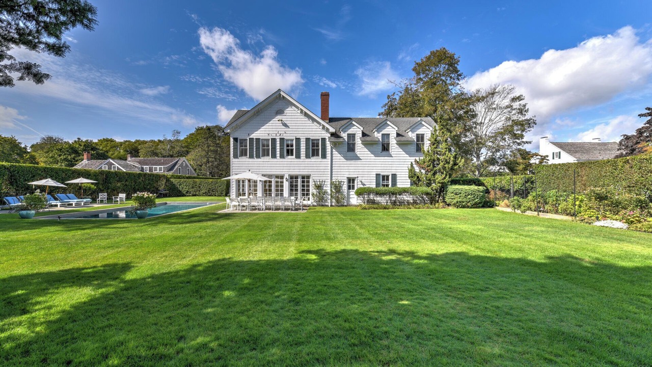Photo of Outdoor in Village of Southampton