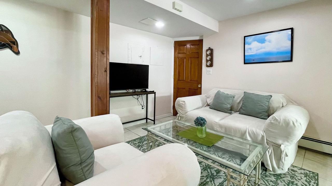Photo of Livingroom in Upper Brookville