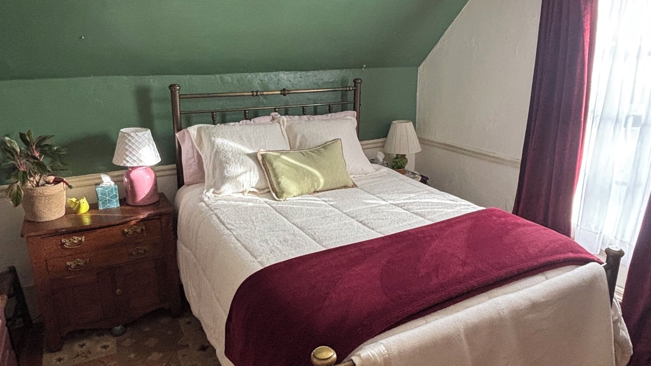 Photo of Bedroom in Plaistow