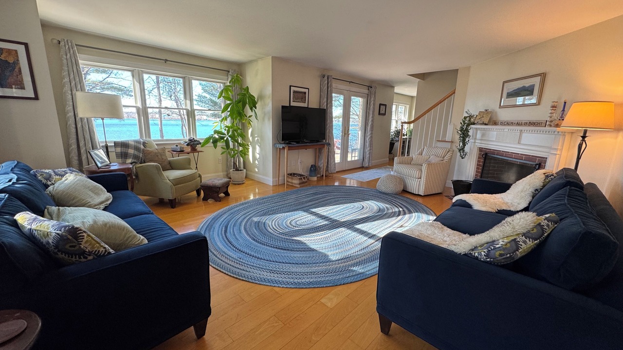Photo of Livingroom in South Eliot