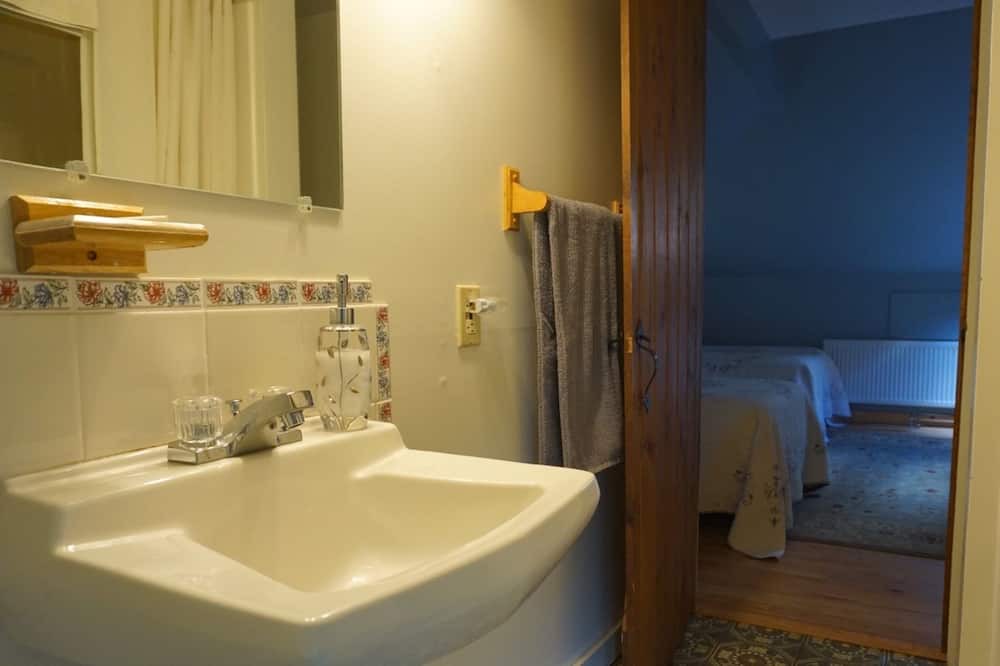 Photo of Bathroom in Bread Loaf