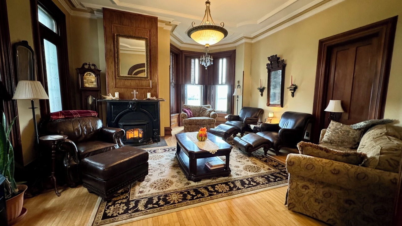 Photo of Livingroom in Boonville