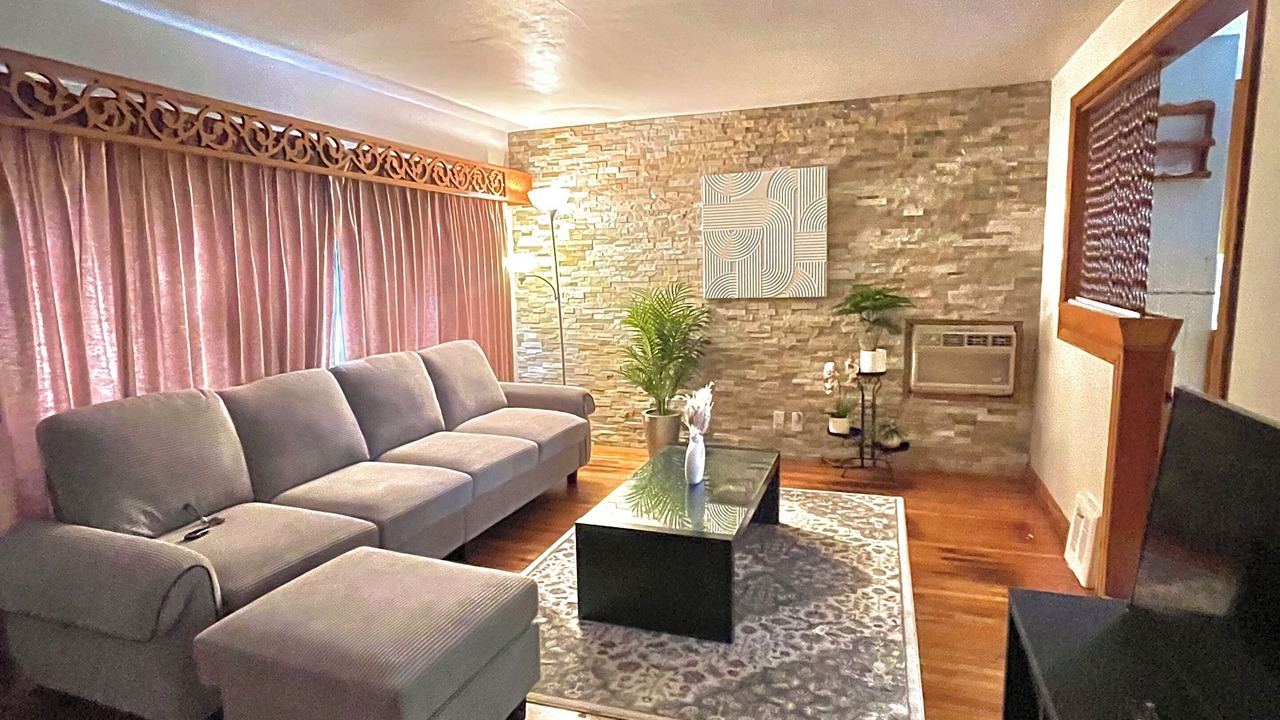 Photo of Livingroom in Cheektowaga