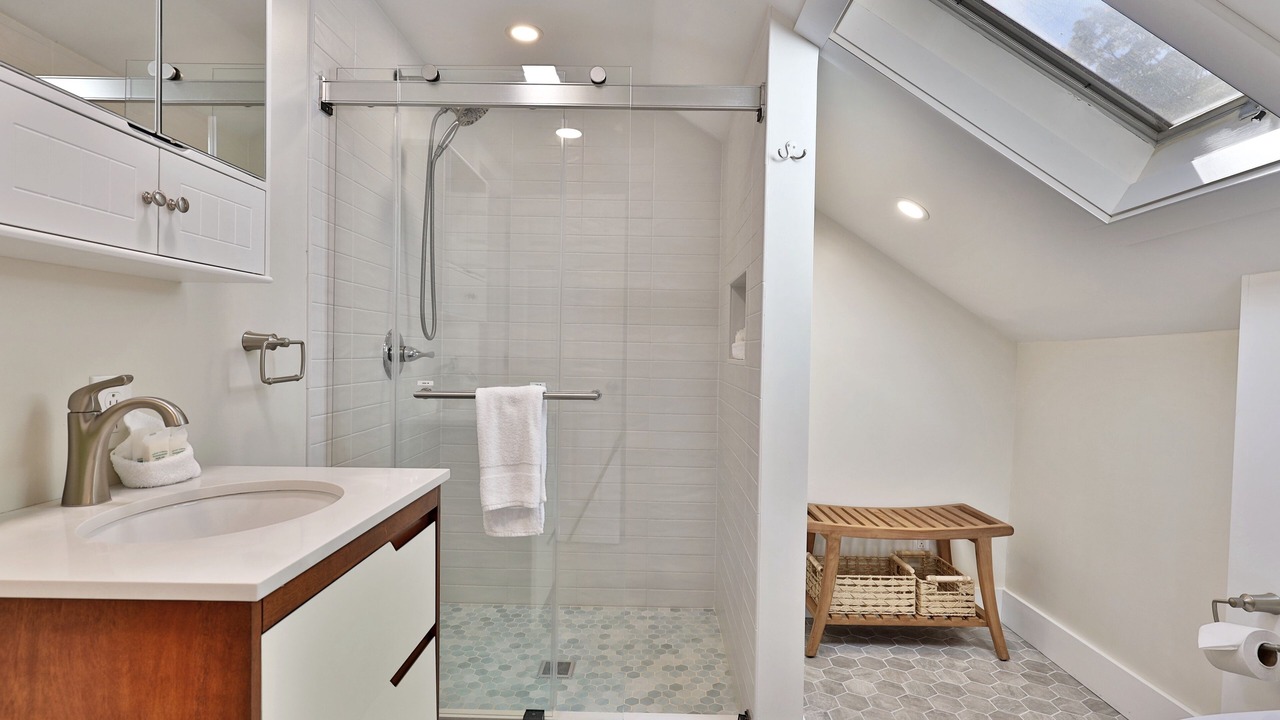 Photo of Bathroom in Hydeville