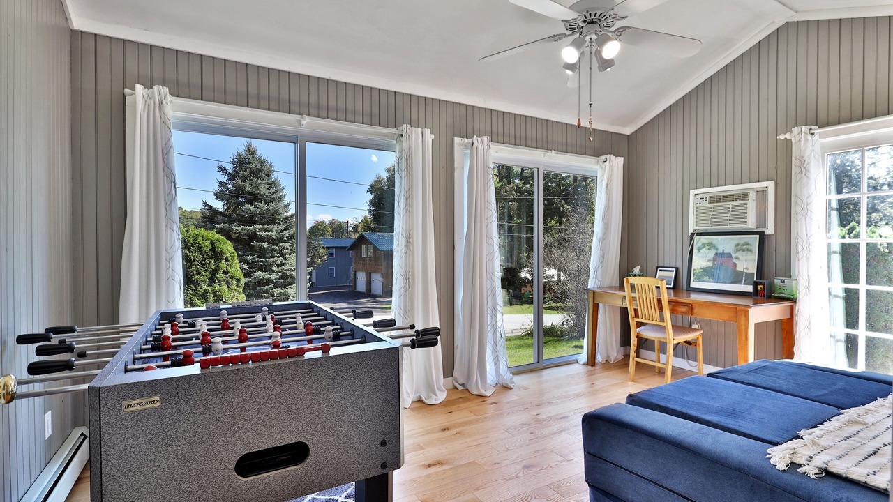 Photo of Bedroom in Hydeville